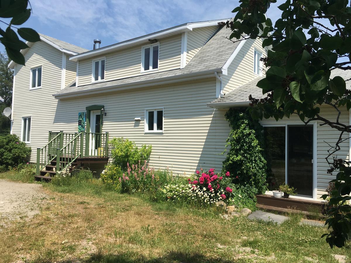 Bed and Breakfast La Chouette Viree Grandes-Bergeronnes Exterior foto